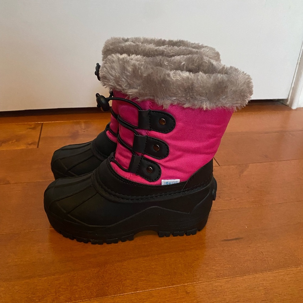 Snow Boots size 10 NWOT